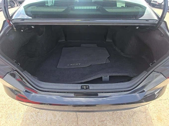 2025 Toyota Camry SE - miniatura 11