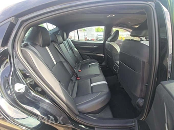 2025 Toyota Camry SE - miniatura 13