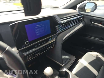 2025 Toyota Camry SE - miniatura 10