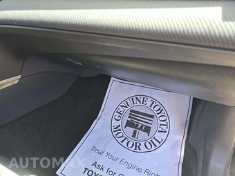 2025 Toyota Camry SE - miniatura 19
