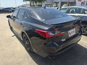 2025 Toyota Camry SE - miniatura 2
