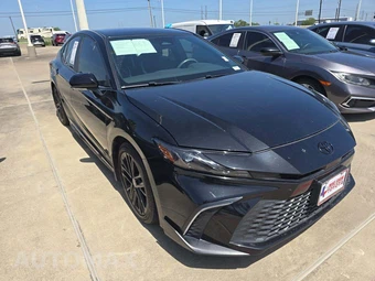 2025 Toyota Camry SE - miniatura 4