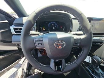2025 Toyota Camry SE - miniatura 10