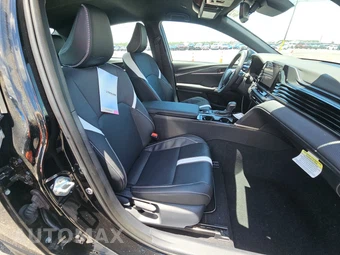 2025 Toyota Camry SE - miniatura 8