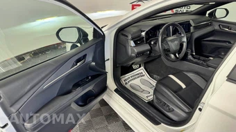 2025 Toyota Camry SE - miniatura 10