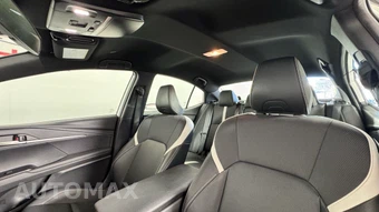 2025 Toyota Camry SE - miniatura 13