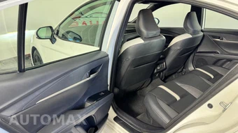 2025 Toyota Camry SE - miniatura 26
