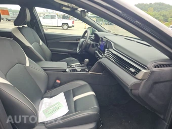 2025 Toyota Camry SE - miniatura 8