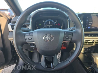 2025 Toyota Camry SE - miniatura 10
