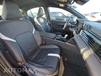 2025 Toyota Camry SE - miniatura 8