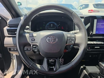 2025 Toyota Camry SE - miniatura 10
