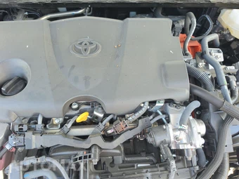 2025 Toyota Camry SE - miniatura 15