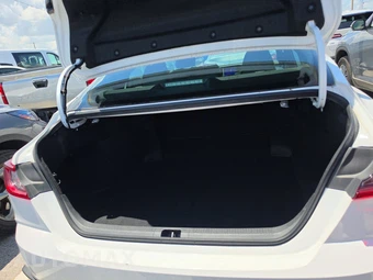2025 Toyota Camry SE - miniatura 16