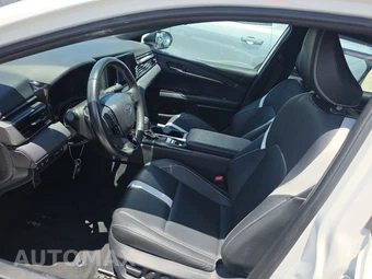 2025 Toyota Camry SE - miniatura 7