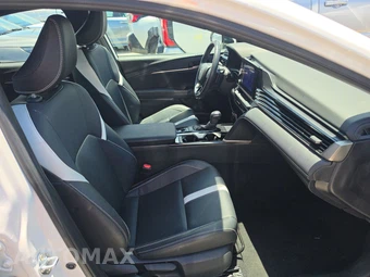 2025 Toyota Camry SE - miniatura 8