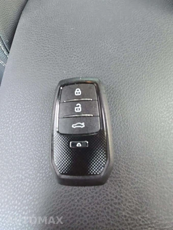 2025 Toyota Camry SE - miniatura 8