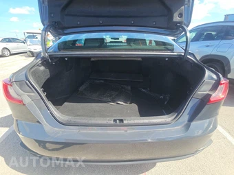 2025 Toyota Camry SE - miniatura 16