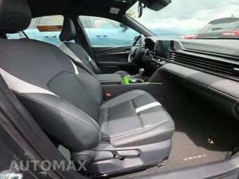 2025 Toyota Camry SE - miniatura 14