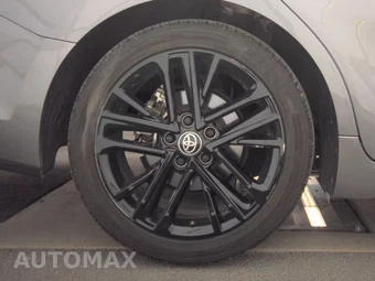2025 Toyota Camry SE – miniatura 11
