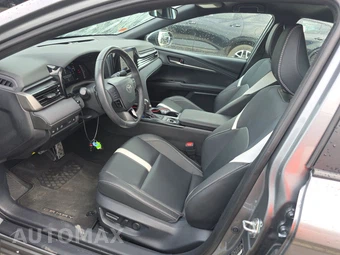 2025 Toyota Camry SE – miniatura 13