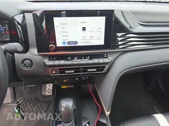 2025 Toyota Camry SE – miniatura 17