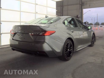 2025 Toyota Camry SE – miniatura 5