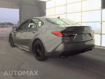 2025 Toyota Camry SE – miniatura 8