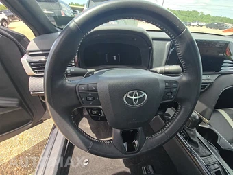 2025 Toyota Camry SE - miniatura 10