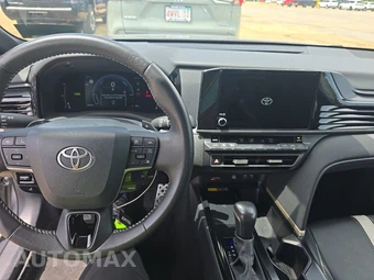 2025 Toyota Camry SE - miniatura 11