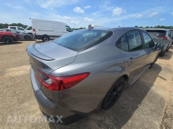 2025 Toyota Camry SE - miniatura 4