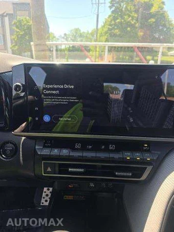 2025 Toyota Camry SE - miniatura 10