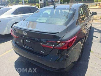 2025 Toyota Camry SE - miniatura 3