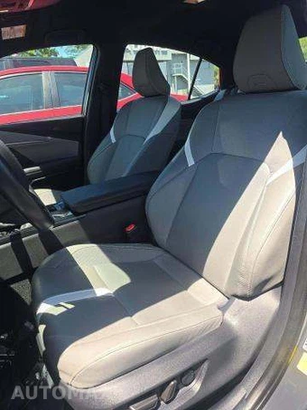 2025 Toyota Camry SE - miniatura 6