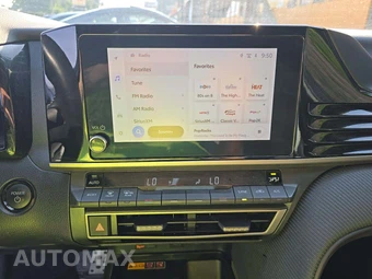 2025 Toyota Camry SE - miniatura 10
