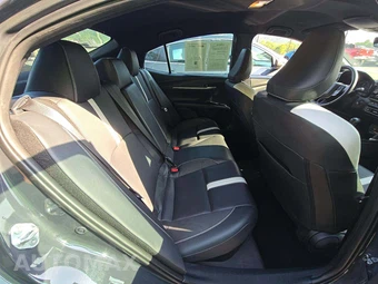 2025 Toyota Camry SE - miniatura 16