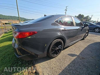 2025 Toyota Camry SE - miniatura 3