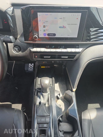 2025 Toyota Camry SE - miniatura 11
