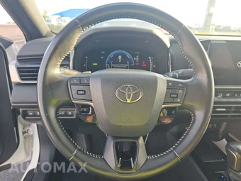 2025 Toyota Camry SE - miniatura 10