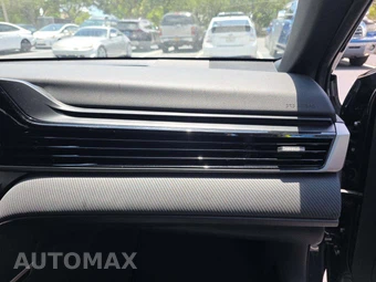 2025 Toyota Camry SE - miniatura 19