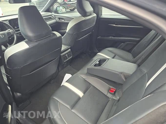 2025 Toyota Camry SE - miniatura 19