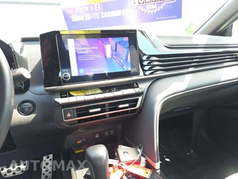 2025 Toyota Camry SE - miniatura 10