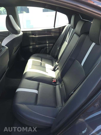 2025 Toyota Camry SE - miniatura 13
