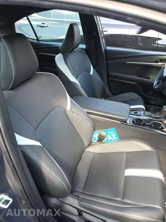 2025 Toyota Camry SE - miniatura 18