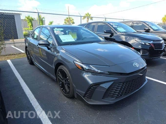 2025 Toyota Camry SE - miniatura 4