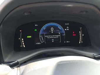 2025 Toyota Camry SE - miniatura 9