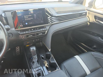 2025 Toyota Camry SE - miniatura 17