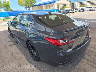 2025 Toyota Camry SE - miniatura 6