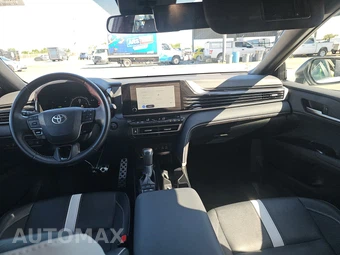 2025 Toyota Camry SE - miniatura 11