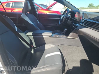 2025 Toyota Camry SE - miniatura 8