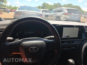2025 Toyota Camry SE - miniatura 11